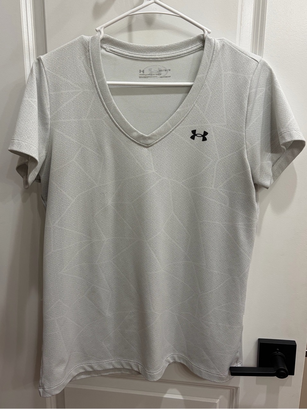 Under Armour Women’s White V-Neck Performance Tee